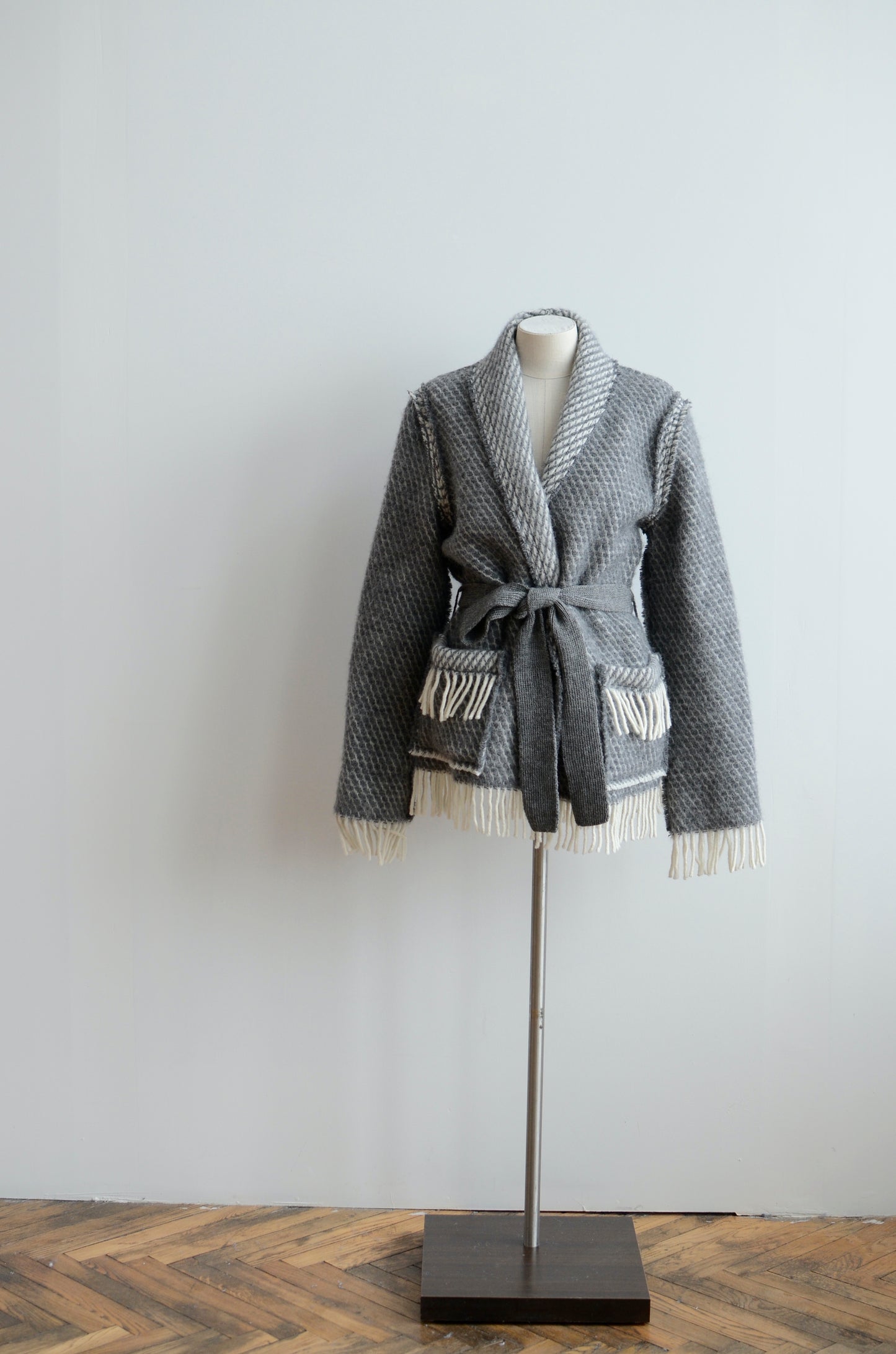 IEVA Short wool coat in grey (Size M/L)